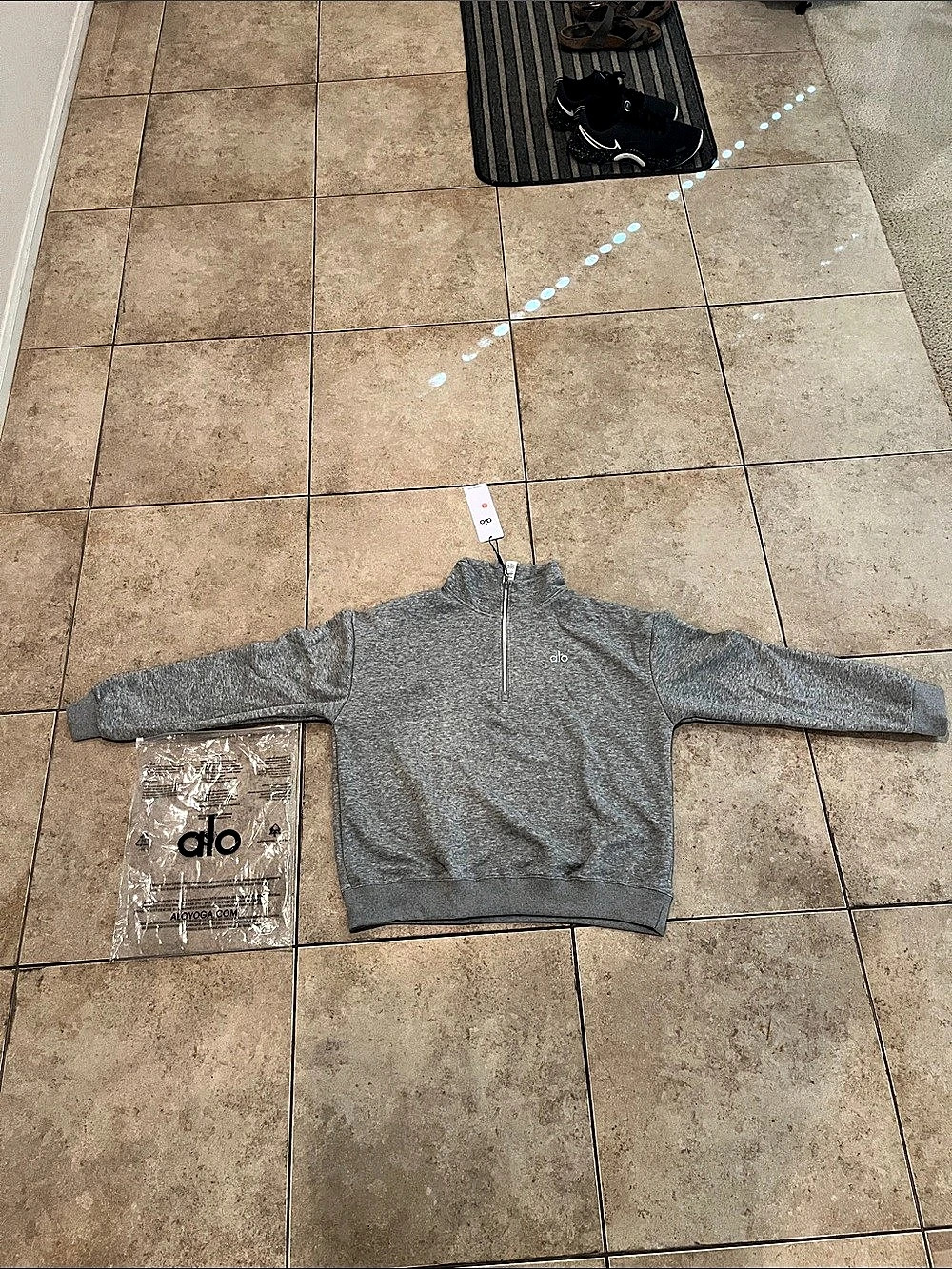 Alo Quarter-Zip Pullover in Gray Size Small NWT